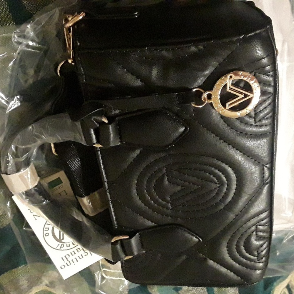 Orlandi Valentino Black Quilted Women's Bag BNWT Vegan Leather Goldtone Charm - Picture 3 of 10